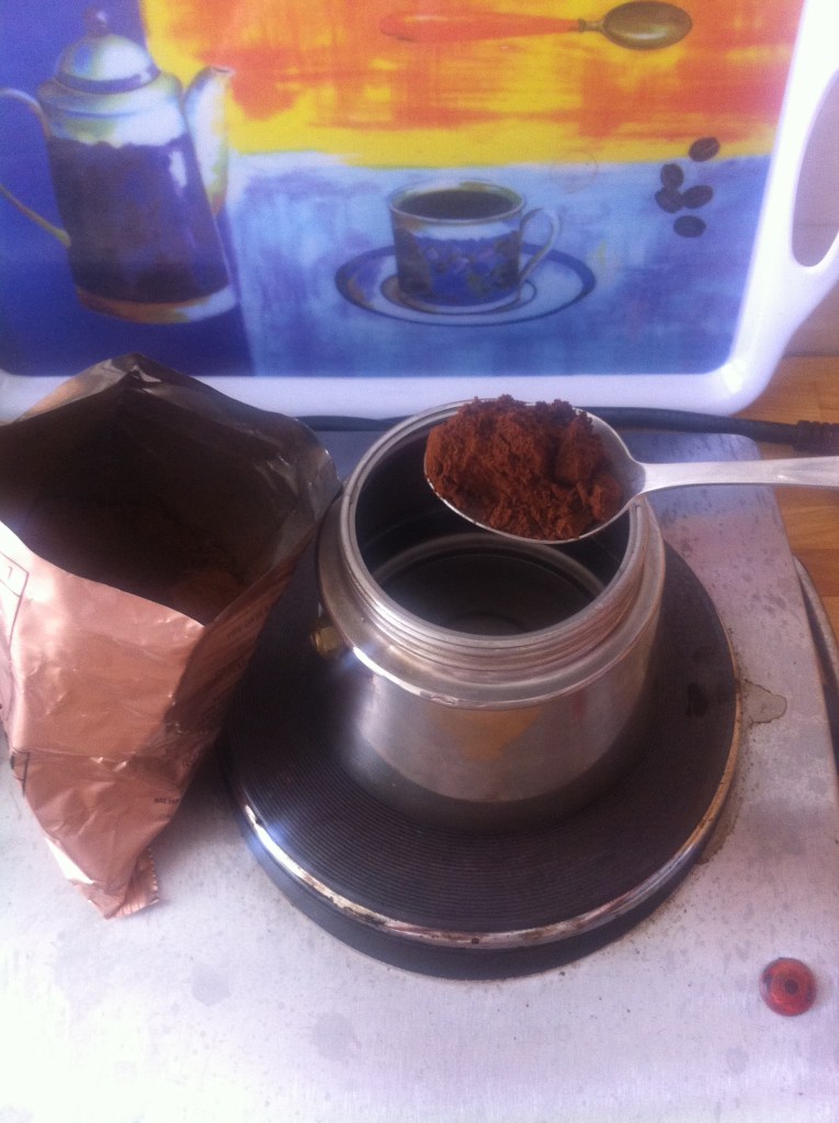 Etwas Mokka ins kalte Wasser